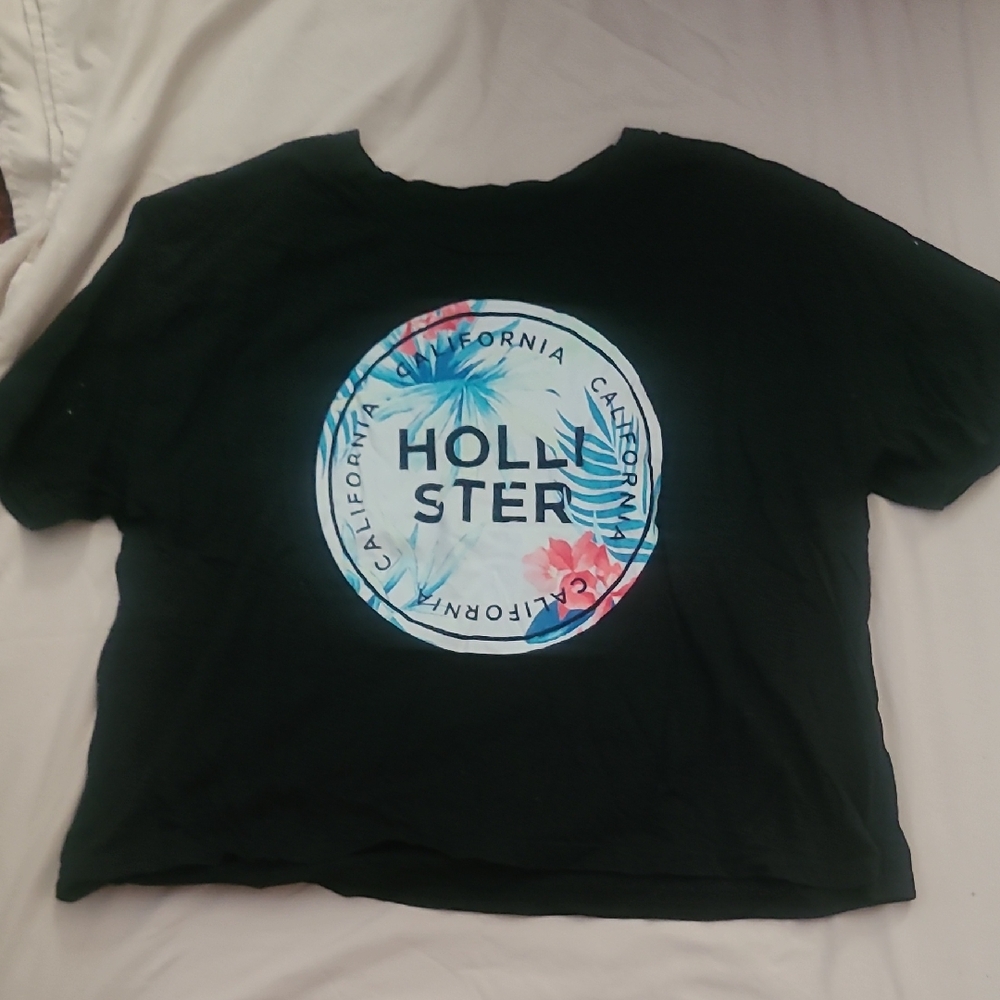 Hollister Black Graphic Tee